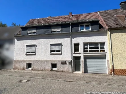 Strassenansicht - Haus kaufen in Trulben - Mehrfamilienhaus in Trulben