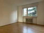 Gut zu möblierendes Zimmer