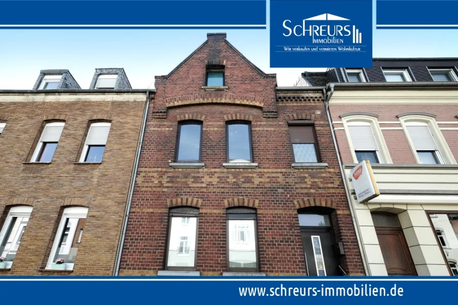Hausansicht Straßenseite - Haus kaufen in Krefeld / Uerdingen - **Reduziert** - Reihenmittelhaus der Jahrhundertwende in Uerdingen sucht liebevolle Sanierung!