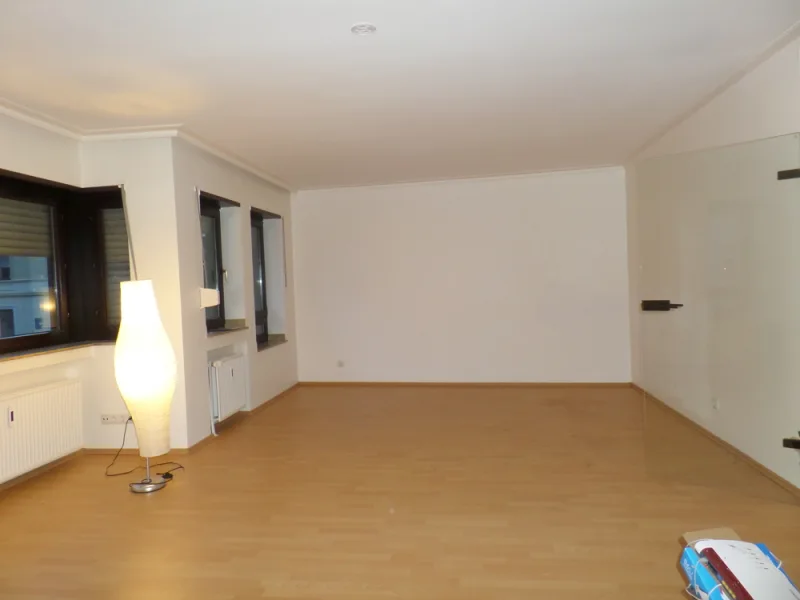 Wohnzimmer - Wohnung mieten in Mönchengladbach - 2 Zimmerwohnung auf der Regentenstraße