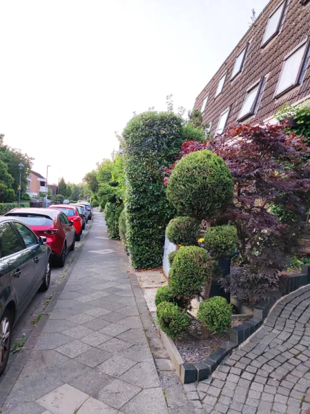 Nachbarschaft wie gwünscht - Garage/Stellplatz mieten in Düsseldorf - ende der Parkplatzsuche TG Stellplatz