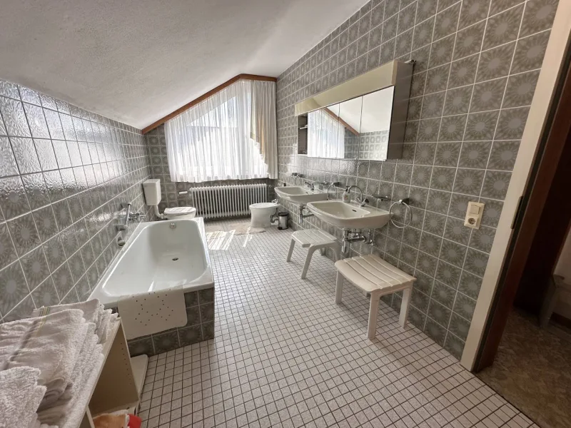 Badezimmer Ansicht 1