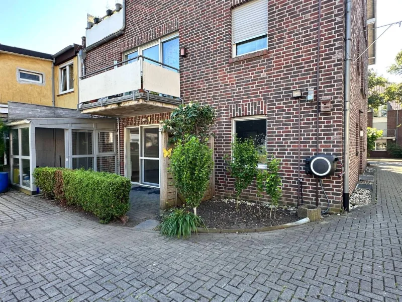 Rückansicht Wohnung und Terrasse