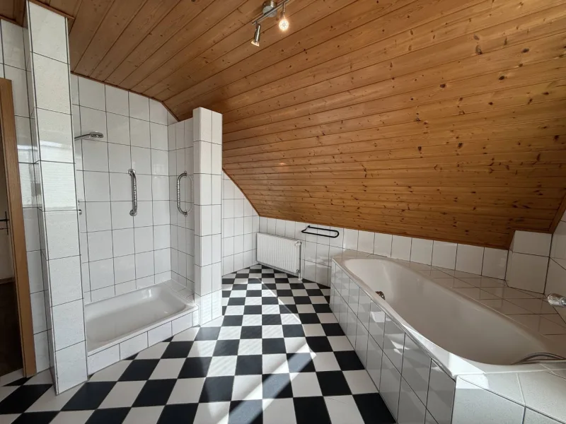 Badezimmer Ansicht 2