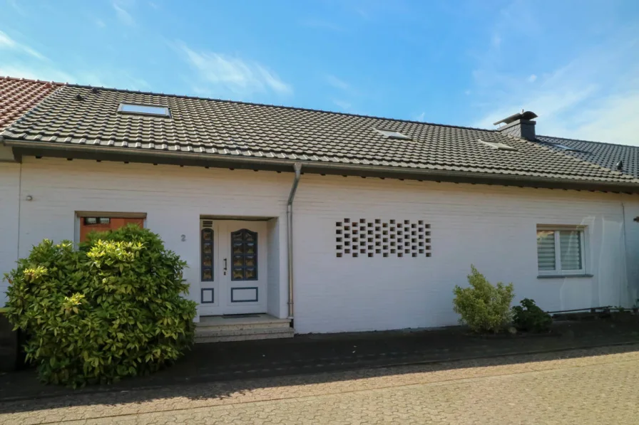  - Haus kaufen in Korschenbroich / Kleinenbroich - Großzügiger Familienzauber mit Kaminofen