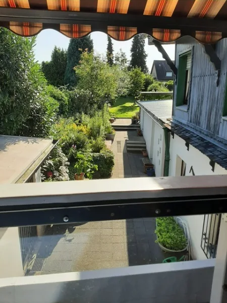 Blick vom geschützten Sonnenbalkon