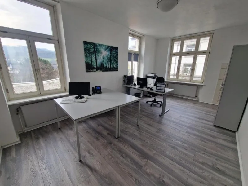 Büro 8