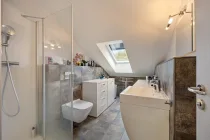 Badezimmer DG