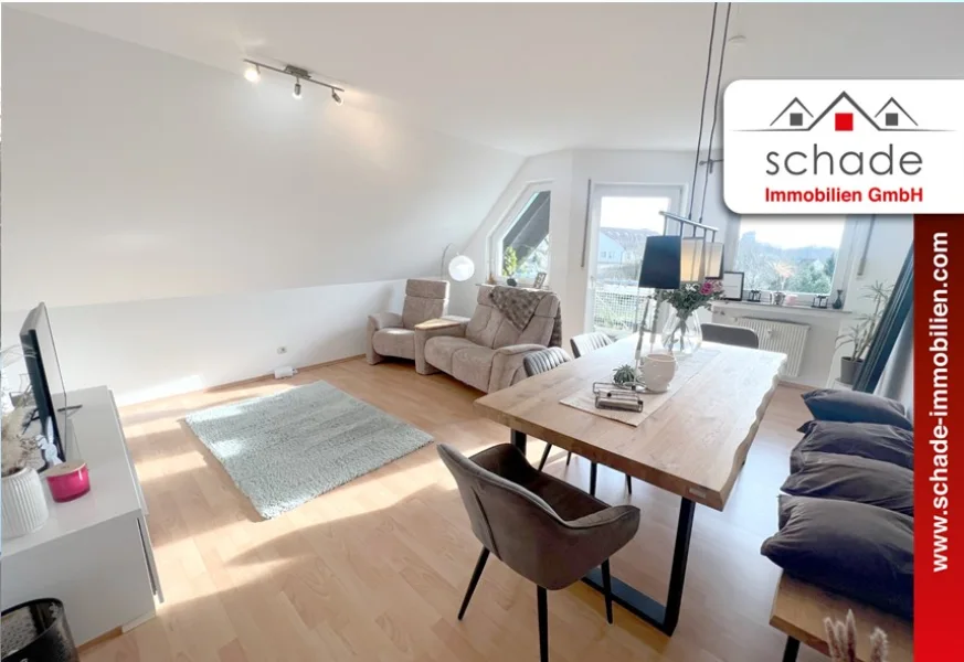 Titelbild - Wohnung kaufen in Lüdenscheid - SCHADE IMMOBILIEN - Toller Weitblick - schöne 2-Zimmerwohnung mit Balkon und Stellplatz!