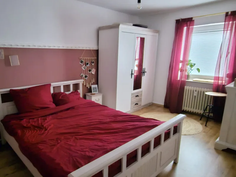 Schlafzimmer (1. OG)