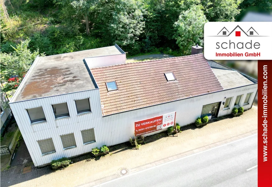 Außenansicht - Halle/Lager/Produktion kaufen in Lüdenscheid - SCHADE IMMOBILIEN - Großzügige Gewerbehalle über 2 Etagen mit eigenem Parkplatz!