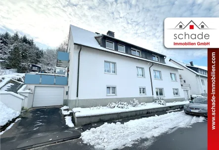 Außenansicht - Wohnung mieten in Plettenberg - SCHADE IMMOBILIEN - Renovierte 5,5-Zimmerwohnung mit Balkon im Dachgeschoss zu vermieten!