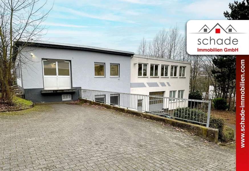 Außenansicht - Halle/Lager/Produktion kaufen in Lüdenscheid - SCHADE IMMOBILIEN - Bezugsfreie Produktionshalle im Gewerbegebiet zu verkaufen!