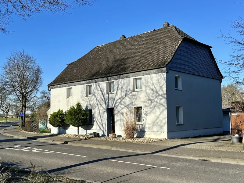 Objektansicht - Haus kaufen in Kamp-Lintfort - Grosses Objekt in ländlicher Lage sucht...