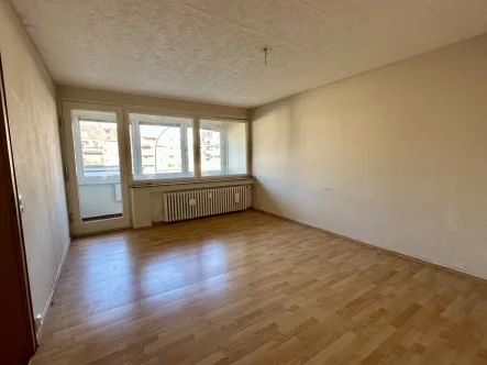 Wohnzimmer - Wohnung mieten in Kamp-Lintfort - Zentrale 3 Zimmerwohnung im 1.OG