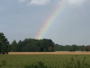 Regenbogen vom Fenster aus