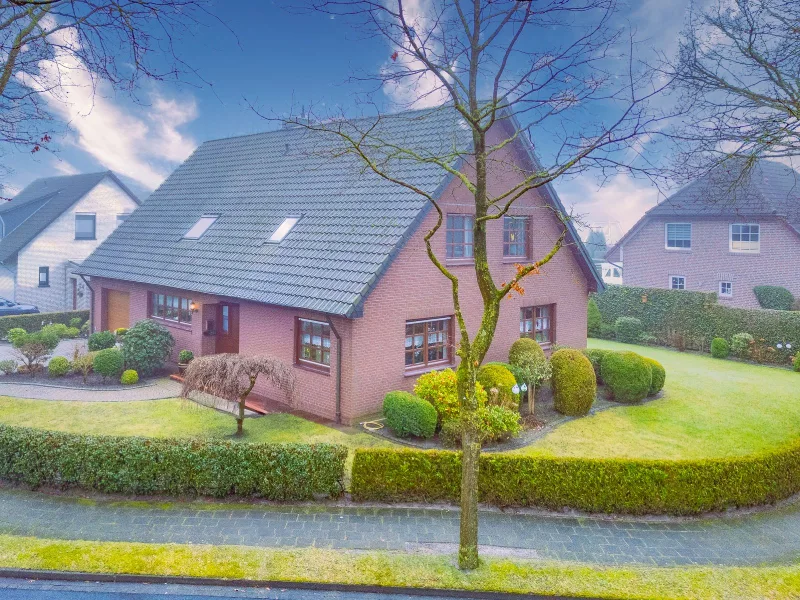 Straßenansicht.. - Haus kaufen in Papenburg / Aschendorf (Ems) - Großzügiges Einfamilienhaus mit viel Platz für die ganze Familie!