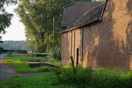 Startfoto - Haus kaufen in Kempen - Sanierungsbedürftiger Reiterhof auf ca. 2,5 ha zu verkaufen