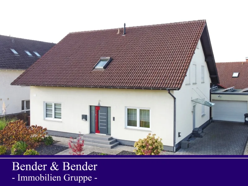 Außenansicht - Haus kaufen in Ransbach-Baumbach - Neuwertiges Einfamilienhaus mit Einliegerwohnung und hochwertiger Ausstattung in Stadtrandlage!