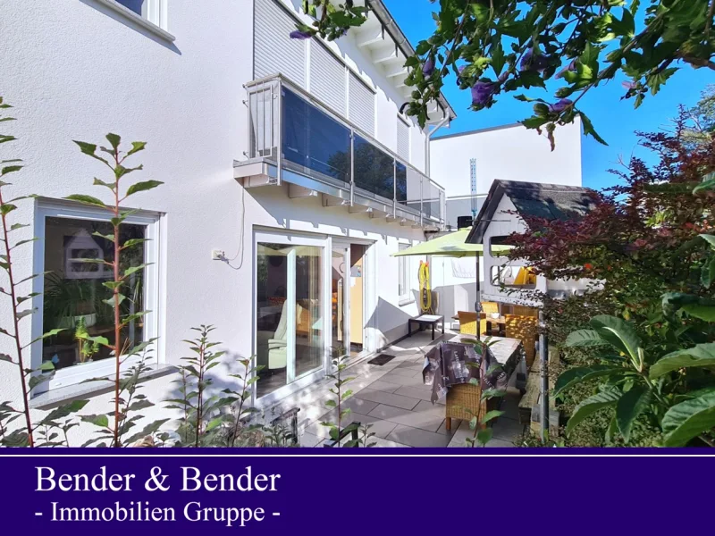 Rückansicht/Terrasse - Haus kaufen in Bad Honnef - Elegant und hochwertig ausgestattetes Stadthaus mit Garage, perfekt für Paare oder Singles!