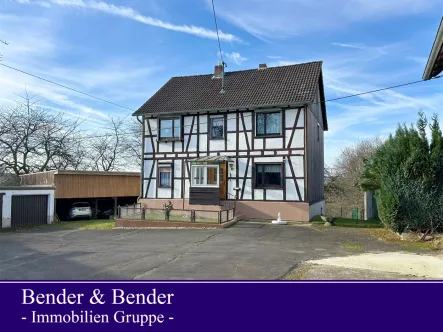 www.bender-immobilien.de - Haus kaufen in Morsbach - Gemütliches Fachwerkhaus mit Nebengebäude sucht Liebhaber!