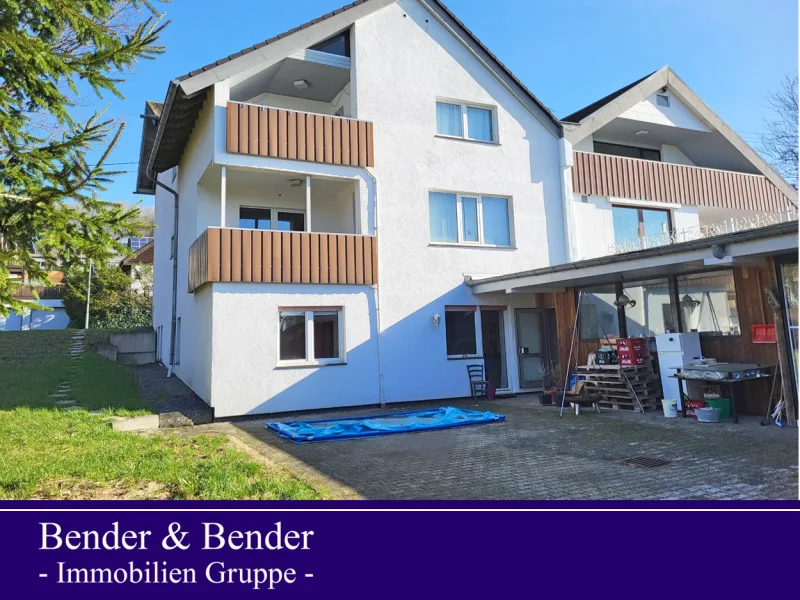 Rückansicht - Wohnung mieten in Schenkelberg - Dachgeschosswohnung mit Balkon und traumhaften Ausblick ins Grüne!