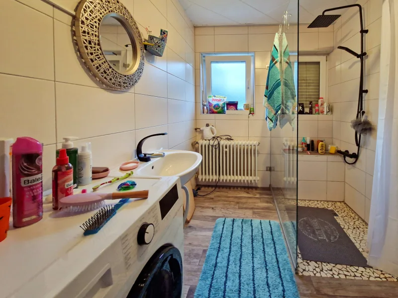 Badezimmer - Wohnung EG