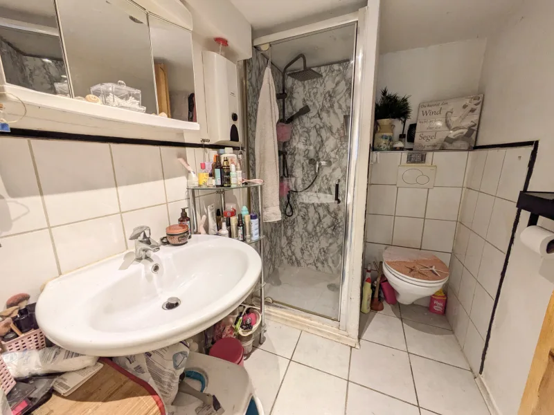 Badezimmer 1. Wohung EG