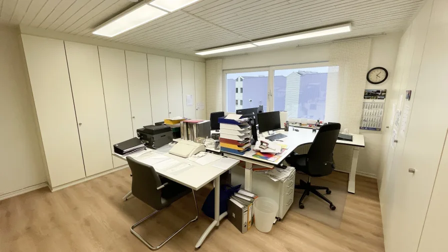 Büro EG