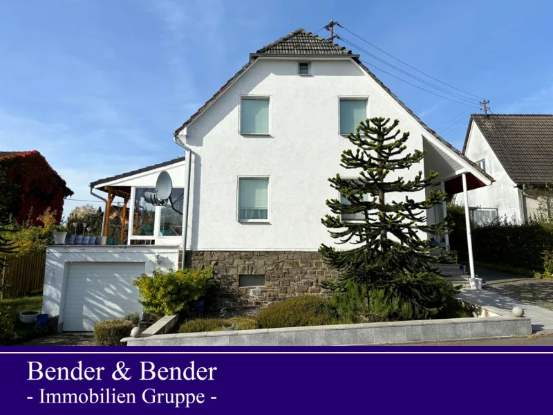 Ansicht Straße - Haus kaufen in Birken-Honigsessen - Geräumiges Einfamilienhaus mit Terrasse und Garage - ideal für die kleine Familie!