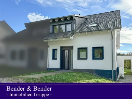 www.bender-immobilien.de - Haus kaufen in Windeck / Eulenbruch - Neubau mit viel Potential! Attraktive Doppelhaushälfte mit Garten in idyllischer Lage von Windeck!