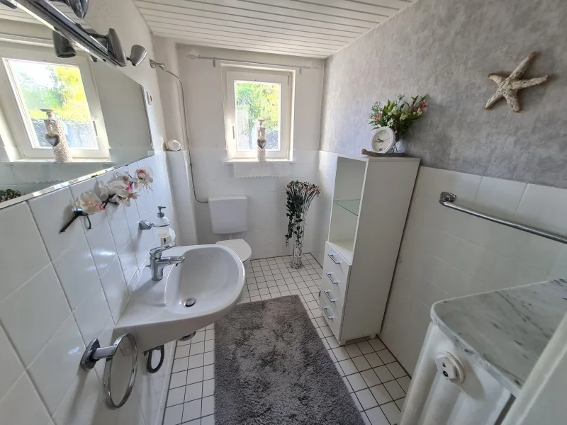 WC (Badewanne möglich)