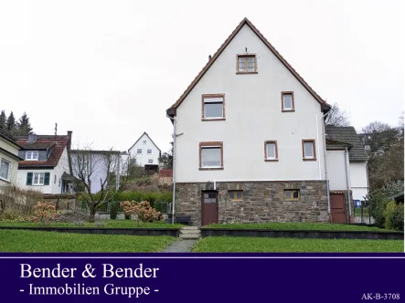 Gartenansicht - Haus kaufen in Betzdorf VG - Teil modernisiertes, gemütliches Einfamilienhaus mit großem Garten - Nahe Zentrum!