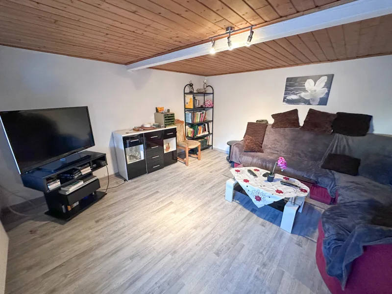 Wohnzimmer Altbau DG