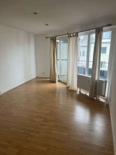 Wohnzimmer - Wohnung mieten in Köln - 1-Zimmer Apartment in der Innenstadt Köln