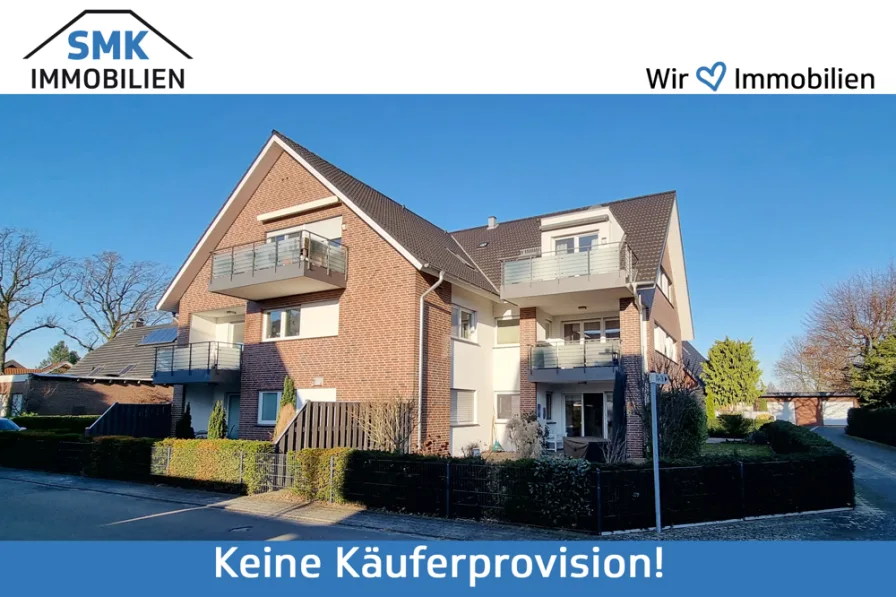 Titelbild - Wohnung kaufen in Rietberg - Hochwertige 3-Zimmer-Erdgeschosswohnung mit Garten und Carport!