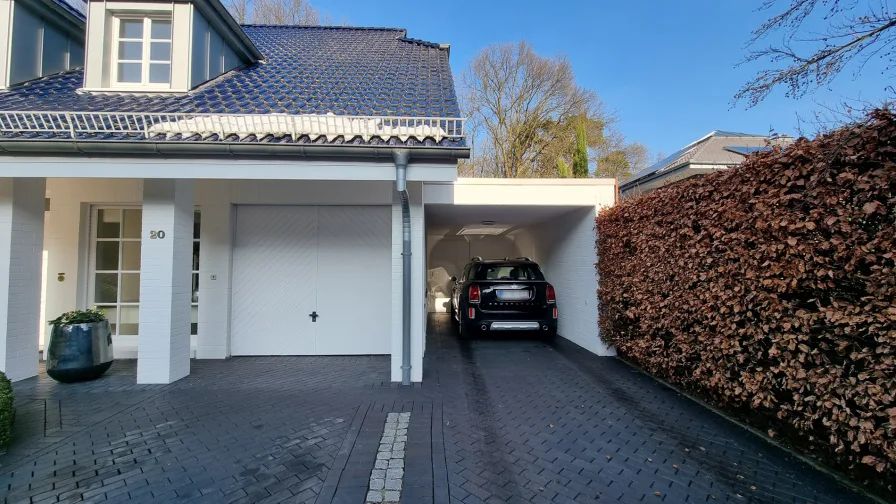 Garage und Carport