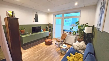 Wohnen - Wohnung kaufen in Düsseldorf / Rath - Schönes und großes Apartment in D-Rath, Westfalenstraße, ca. 38 m², 1. OG