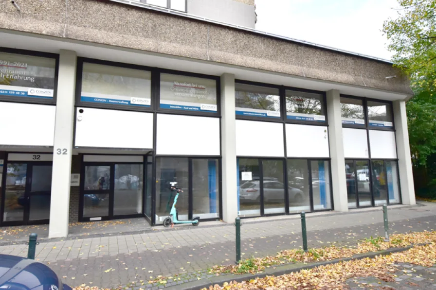 Ansicht - Büro/Praxis mieten in Düsseldorf / Pempelfort - D-Pempelfort, Moltkestraße: Großes Ladenlokal / Geschäftsräume / Büro mit Lager, ebenerdig, TG mögl.