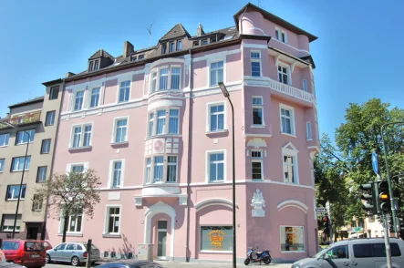 Ansicht - Wohnung kaufen in Düsseldorf / Pempelfort - D-Pempelfort, Jugendstil-Kapitalanlage: 3 vermietete Apartments nebeneinander, ca. 94 m² Wfl. im DG