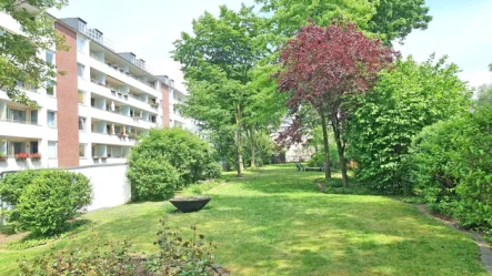 Ansicht Garten - Wohnung kaufen in Düsseldorf / Derendorf - D-Derendorf: Zwei schöne Wohnungen im Paket, 2-Zi.-ETW mit Balkon + Apartment, insg. ca. 80 m² Wfl.