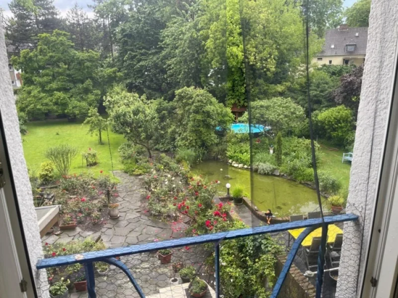 Blick vom Fenster - Wohnung mieten in Duisburg - Schöne 2,5 Zimmer-Wohnung mit Einbauküche und Stellplatz inruhiger und gepflegter Wohnlage