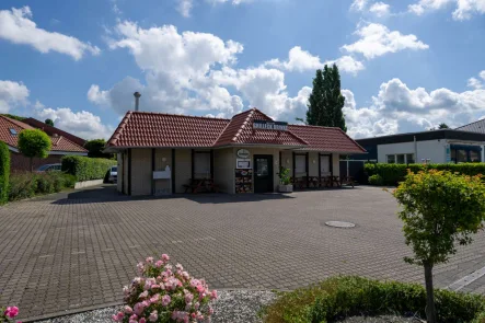 Frontansicht - Gastgewerbe/Hotel kaufen in Werne - Traditionsreiches Schnell-Restaurant, sucht neuen Betreiber Restaurant & 2 Eigentumswohnungen