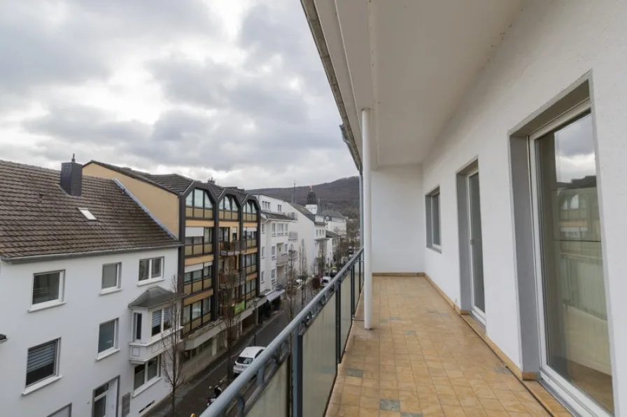 Impression Balkon - Wohnung mieten in Bad Neuenahr-Ahrweiler - Gut geschnittene, helle Vierzimmerwohnung mit zwei Balkonen im Zentrum von Bad Neuenahr!