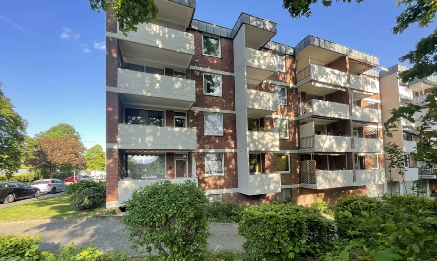 Hausansicht - Wohnung kaufen in Mönchengladbach / Hockstein - Warum 1 Balkon, wenn ich 2 haben kann!Wohnen in Bestlage - 4 -Zimmer- ETW!Förderdarlehen möglich