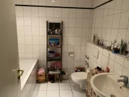 Badezimmer Teilbereich Wanne - Waschbecken