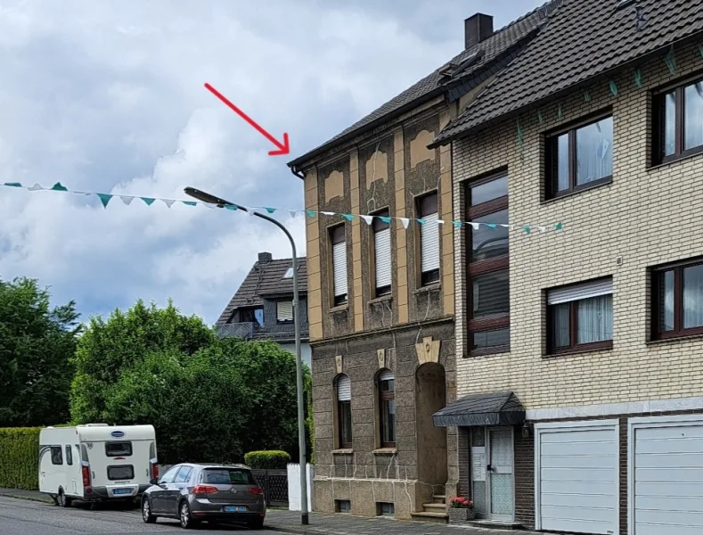 Frontansicht - Haus kaufen in Mönchengladbach / Bettrath - Große Familie - Alles unter einem Dach - 1-2 Wohnungen möglich incl. optionalem Bauland für MFH