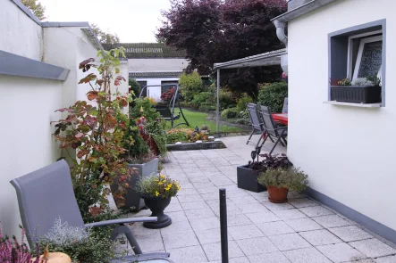 Terrasse  - Haus kaufen in Mönchengladbach - ++INS NEUE JAHR MIT EINEM NEUEN KAPITEL++Reihenmittelhaus, 119 m², 5 Räume, Garten und Terrasse