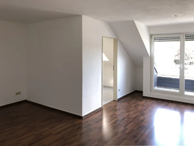 Wohnzimmer_2 - Wohnung kaufen in Mönchengladbach - +++ TRAUMHAFTE WOHNUNG für SINGLE oder PÄRCHEN+++ Balkon, Stellplatz und Ausbaureserve+++