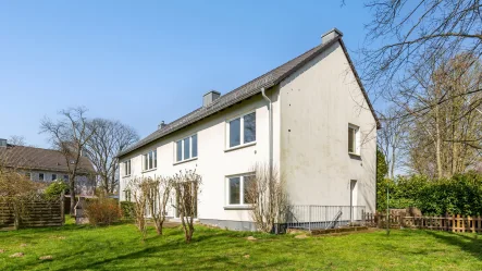 Rückansicht - Haus kaufen in Düsseldorf - Hell & Großzügig - Eine Doppelhaushälfte mit ausreichend Potential